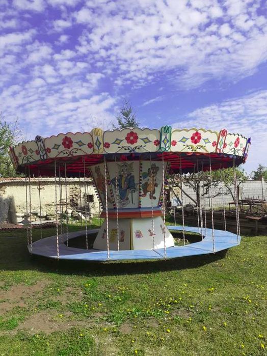 Атракцион, Детска въртележка - Карусел, Атракция