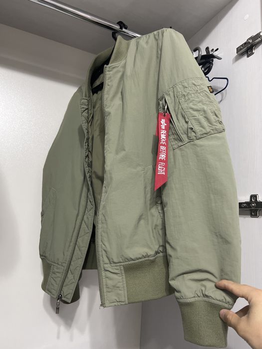 Продам демисезонную куртку