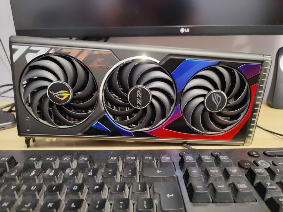 Asus Rog Strix RTX 4070 TI