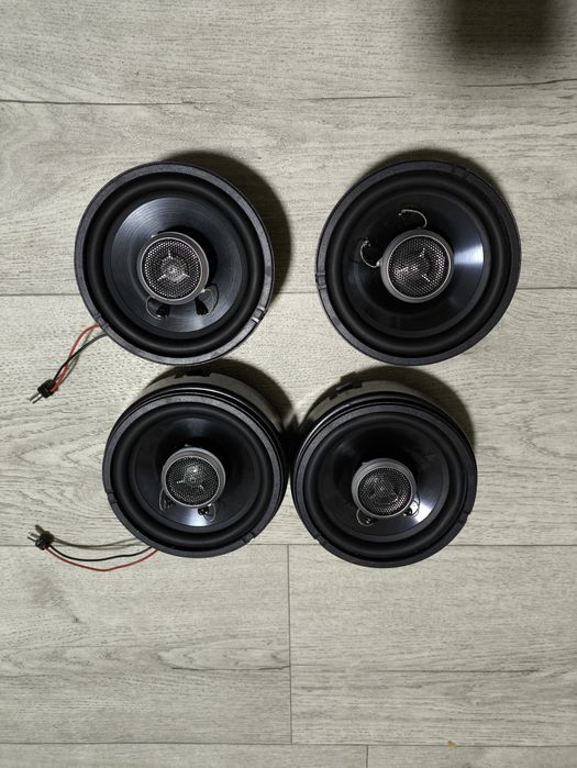 Колонки mercedes  210 /124