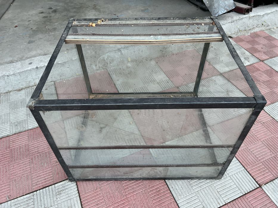 Терариум б/у, в хорошем состоянии