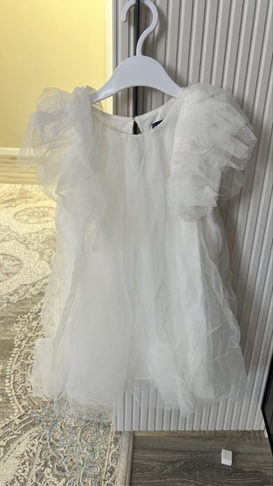 Продам белое пышное платье на девочку