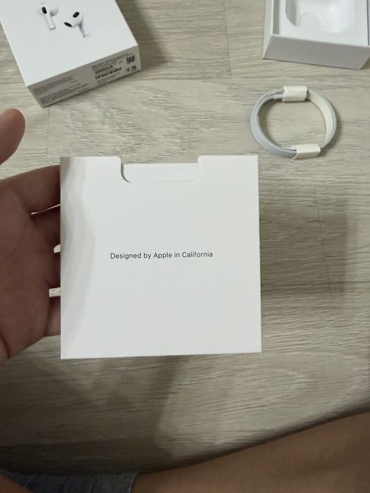 Продаю Эирподс про оригинал