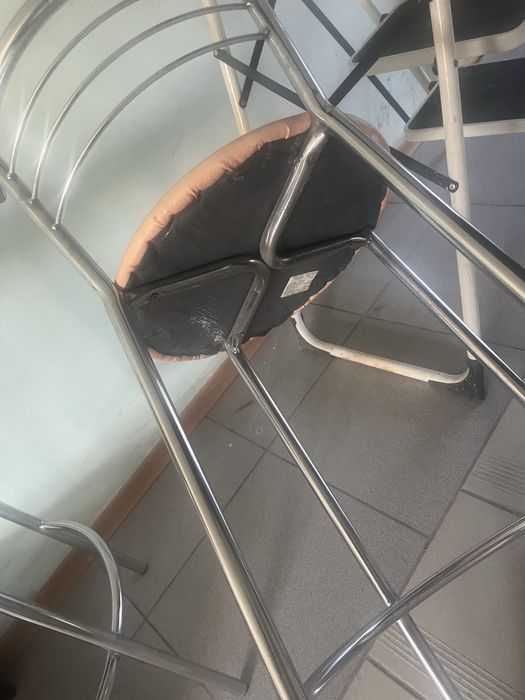 Продам барные стулья