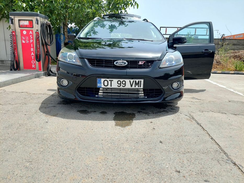 Vând Ford focus 2