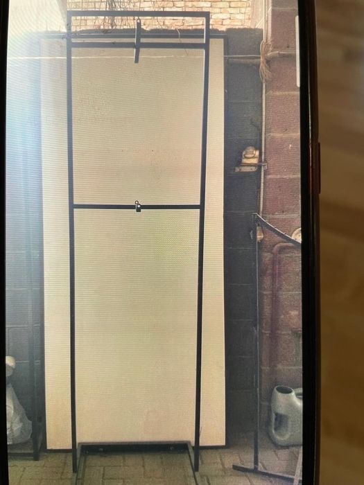 Стеллажи для одежды магазинов