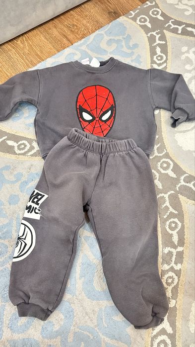 Костюм с человеком пауком