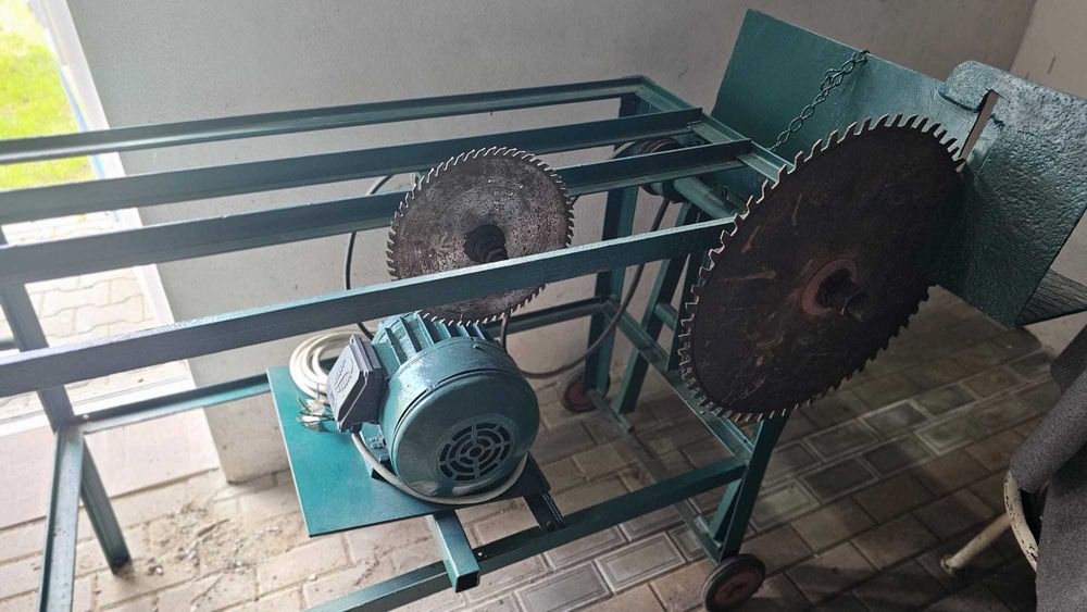 circular trifazic cu două panze/axe, masa debitat bustean/cherestea