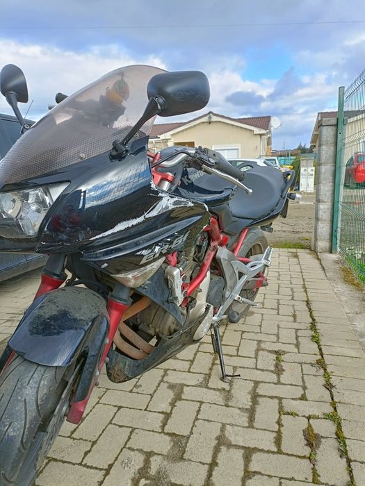 Kawasaki ER6F 650 2006 – lovită dreapta – pornește