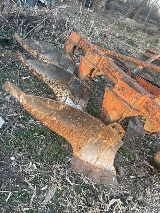 Vând plug românesc PP3