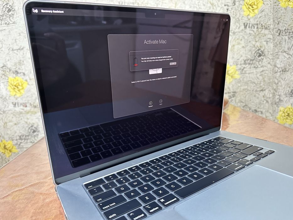 Продам MacBook Air 15″ M4, 2025 года