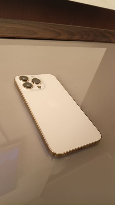 Apple 13 pro продаю