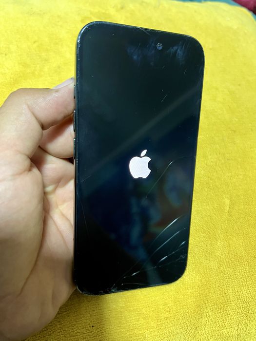 Pentru piese Iphone 16 pentru piese defect