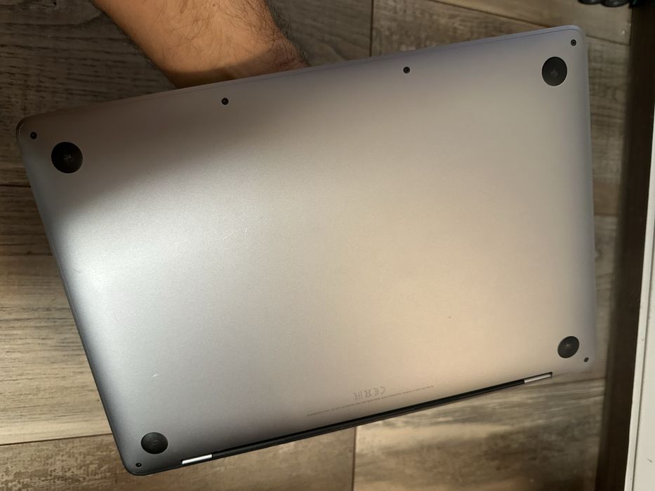 MacBook 13” 2020(A2289) functional, defect Backlight / Touch Bar