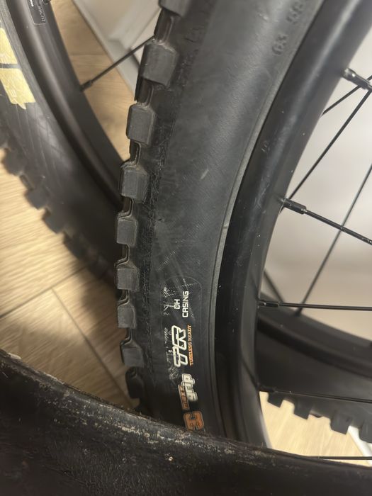 Капли и гуми Dt swiss; hope; race face; maxxis; E*13