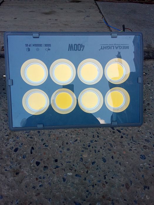 Керек зат есік алдына