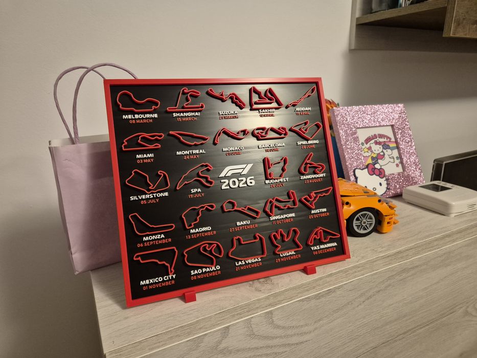 Calendar Formula 1 2026 - 22x25cm, decorativ, birou, cadou