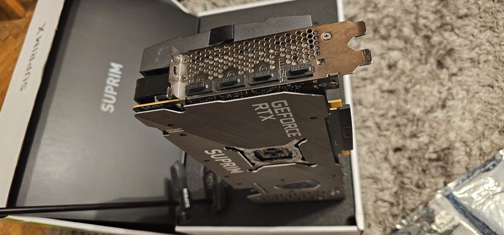 Vând placă video MSI GeForce RTX 3070 Ti SUPRIM X