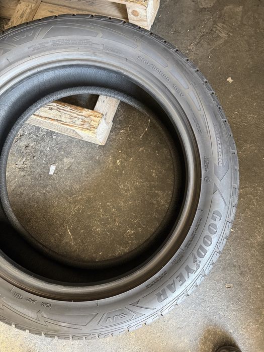 2 anvelope iarna 255/50/20 , GoodYear , 5.8 mm