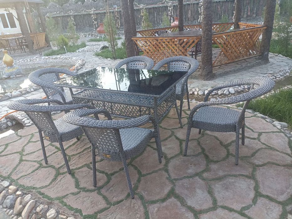 Kletichni stol stullar