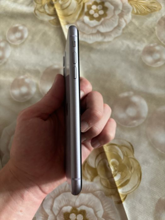 Айфон 11 на 64г