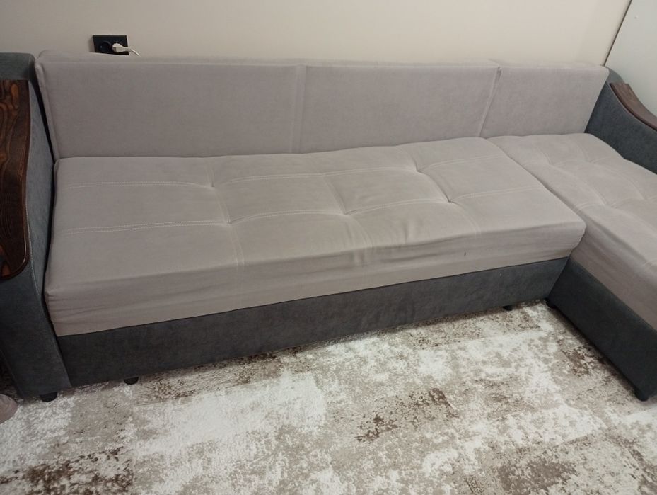 Продаеться угловой диван