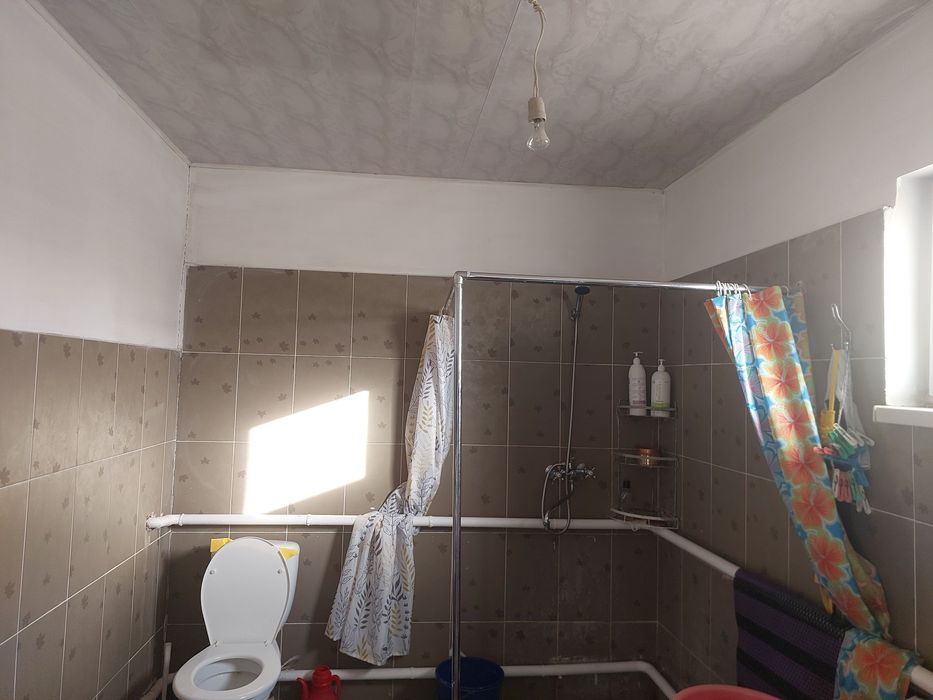 Дом 6 комнатный близко к городу.