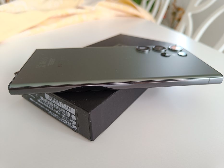 Продавам Samsung S23 Ultra