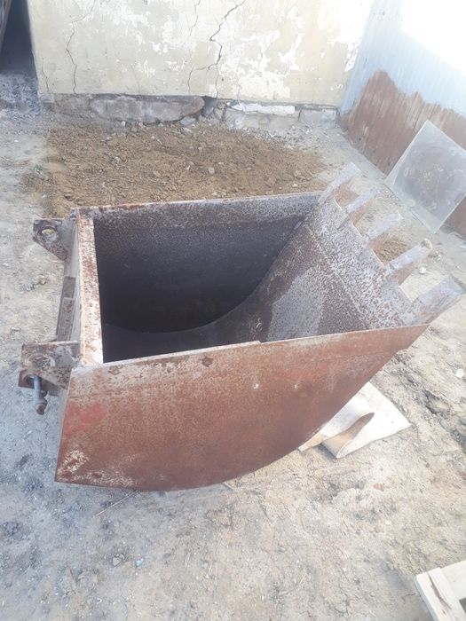 Продам ковш на трактор