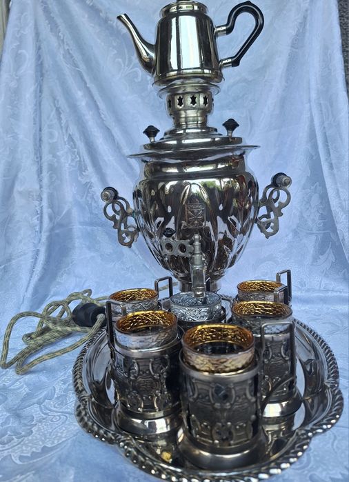 Set rusesc ceai Rusesc Savoar funcțional Tula + ceainic cu 6 suporturi Kolciunghino Argintate + 6 pahare cristal + tava argintata