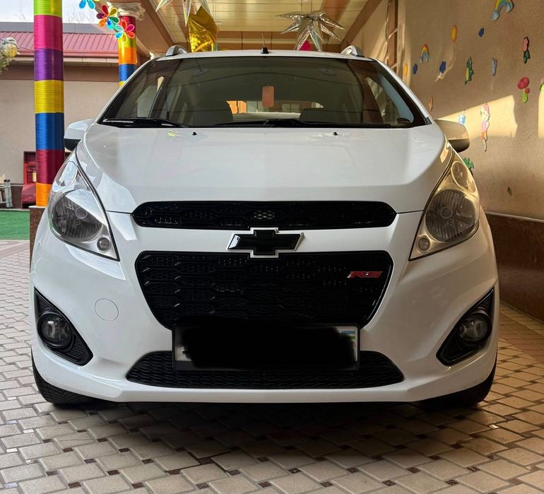 Spark 1.25 lt 2017 yil 2 pazzitsa 
Rangi oq