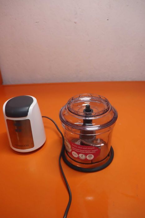 Кухненски уред Kenwood Easy Chop CHP61.100WH, 2 нива на скорост, работен контейнер 0,5 л, 500 вата, бял, ДЕФЕКТ