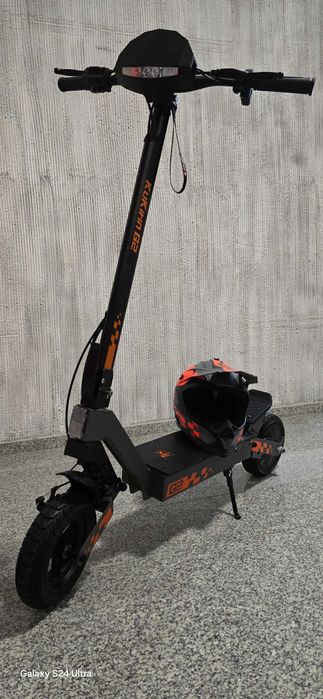Продавам електрически скутер KuKirin G2 2025 + подарък