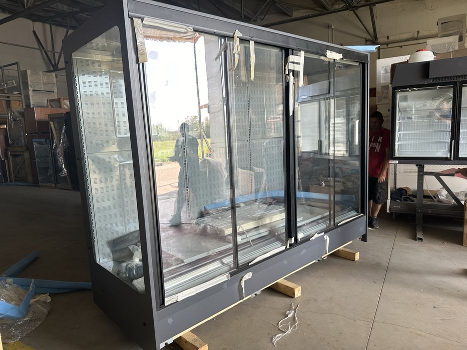 Vitrina verticala 292 cm / Usi glisante / Agregat extern