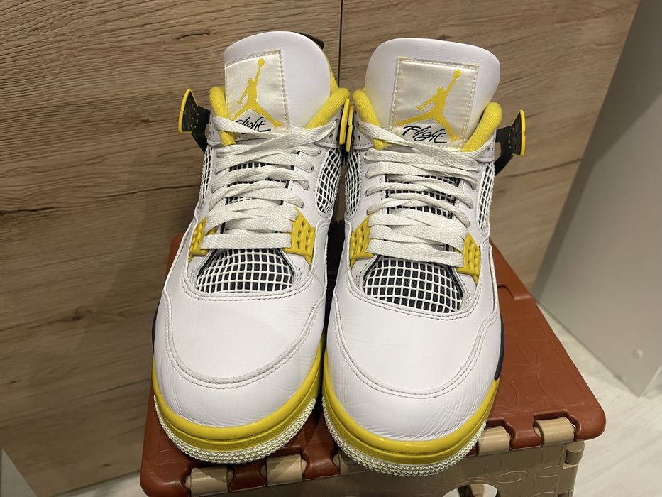 43 Маратонки Nike Air Jordan 4 Retro Vivid Sulfur Yellow LeBron Kobe