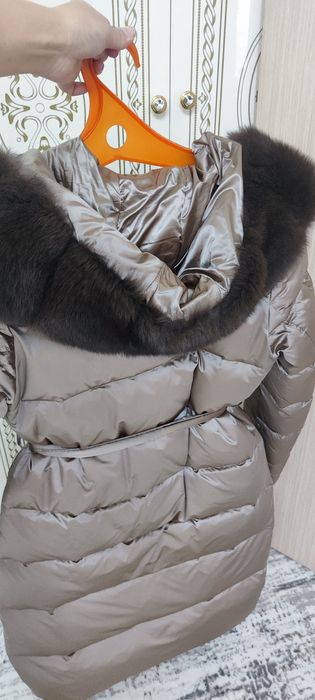 Шикарный пуховик с мехом песца