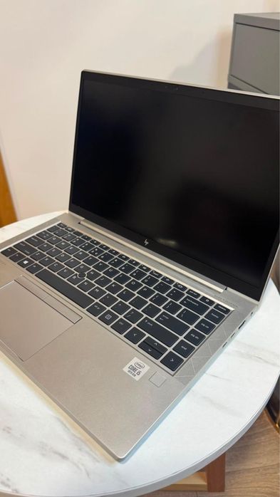 Laptop hp i5 achizitionat acuma 6 luni