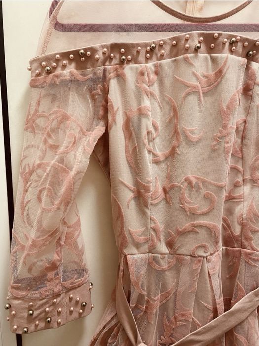 Парти рокли М размер