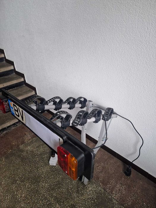 Suport Peruzzo 4 biciclete cu  prindere pe  carlig