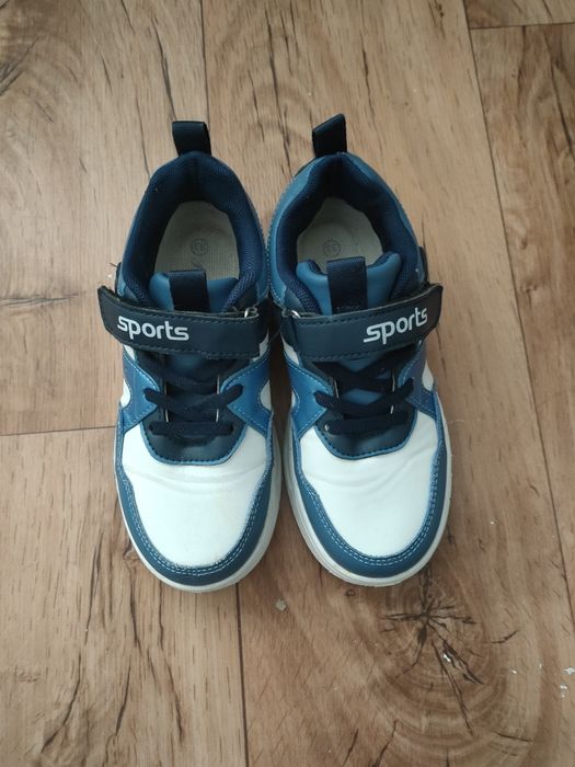 Продам кроссовки на мальчика