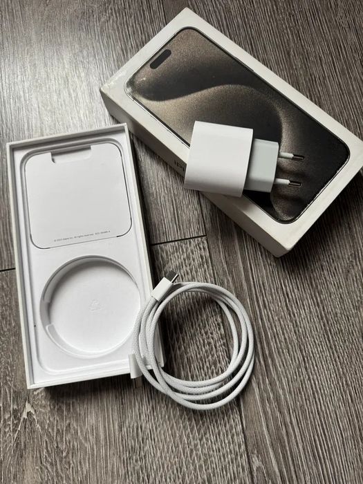 Зарядка на айфон 15 про type c type c оригинал 20w