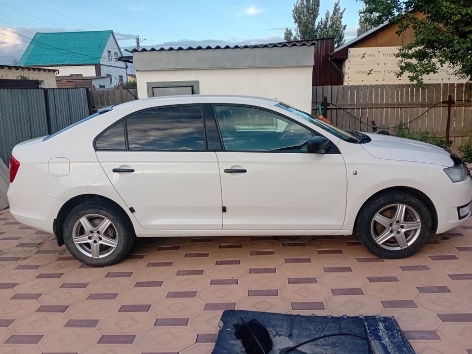Продам SKODA RAPID 2013год