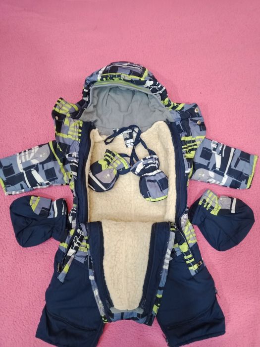 Комбинезон,коврик, стульчик, коляска