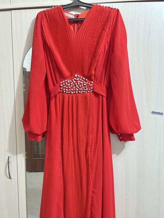 Продам платья не дорого