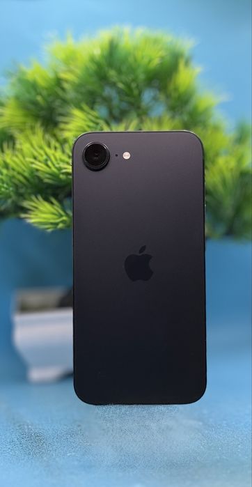 ГАРАНЦИОНЕН!!! Apple iPhone 16e, 128GB, 5G, Black