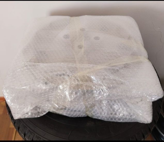 Продам шины с дисками.