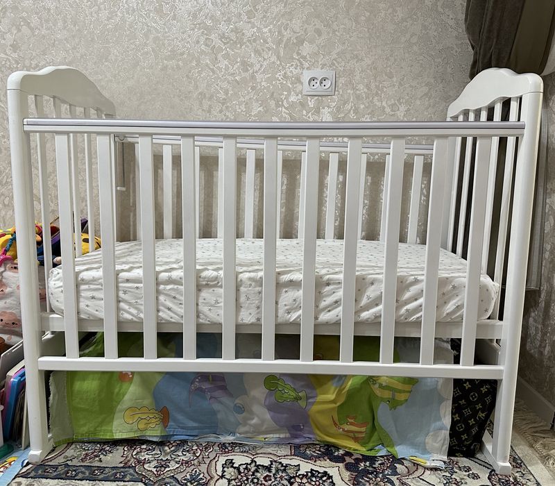 Продам детскую кроватку