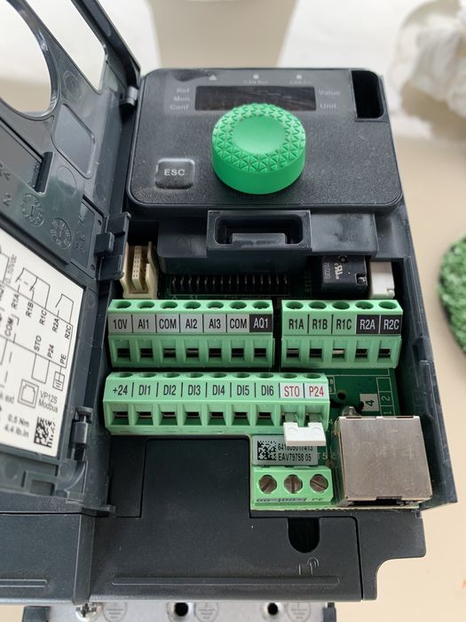 Convertizor de frecventa ATV320 Schneider, 1.1 kW, 200...240 V,