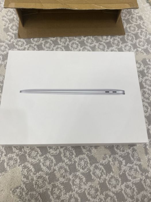 Macbook m1 air 256 gb 8 gb 1 год гарантей