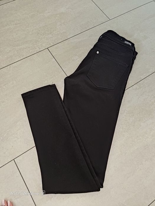 Дамски дънки XS размер